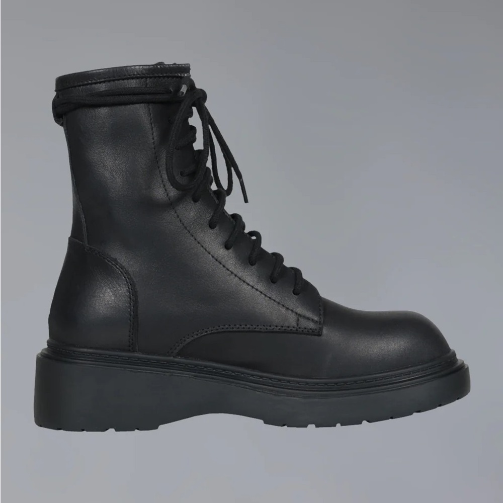 Unif hagen lace up boots size 7 womens